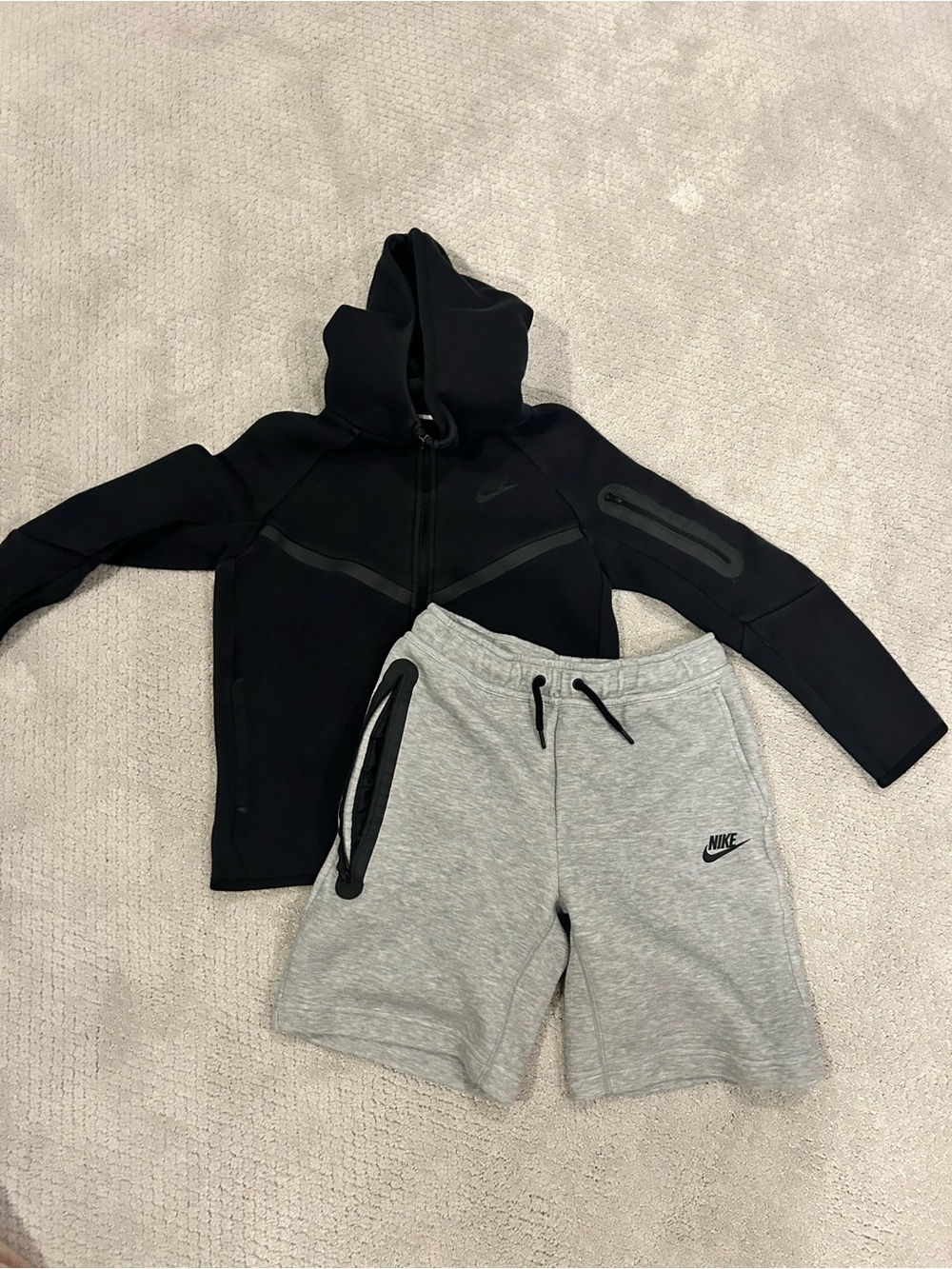 Nike Tech Black Hooded Zip Jacket with Gray Drawstring Shorts large